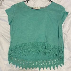 teal cropped tee